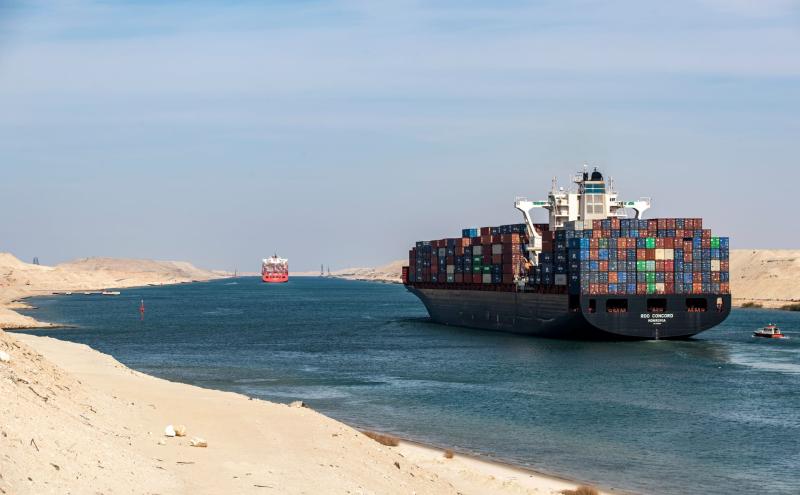 رئيس هيئة قناة السويس يكشف تأثير التوترات في البحر الأحمر على الملاحة