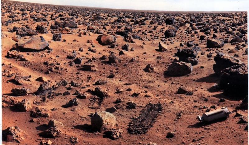 عالم يزعم العثور على حياة غريبة على كوكب المريخ.. عمرها 50 عاما
