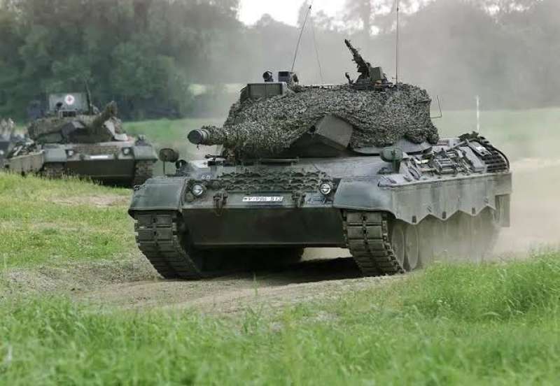 ألمانيا تمنح أوكرانيا 10 دبابات ليوبارد