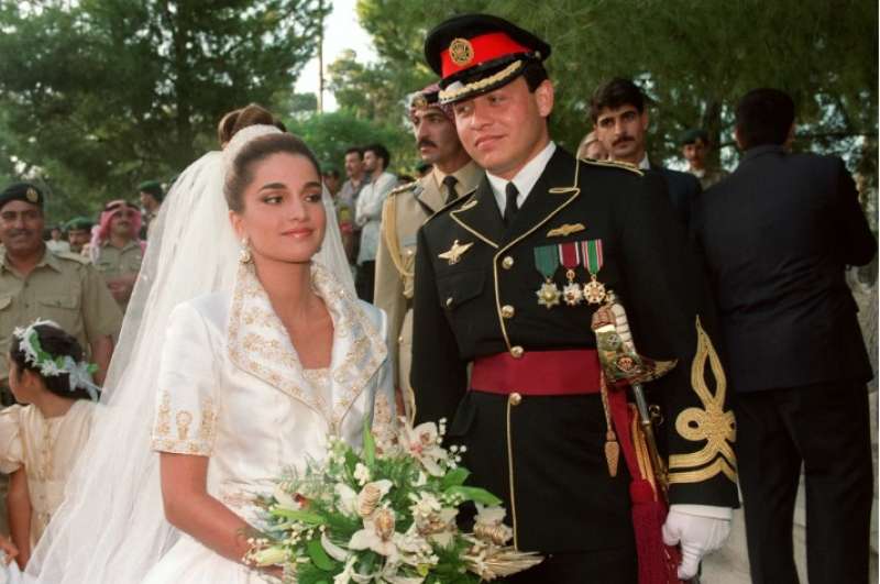 نشطاء مواقع التواصل يحتفلون بعيد ميلاد الملكة رانيا.. «صور»