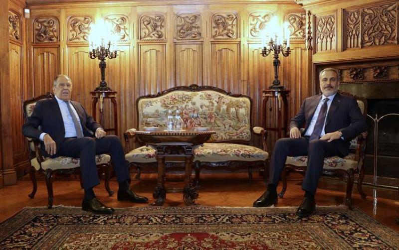 وزير خارجية تركيا يبحث في روسيا تطبيع العلاقات مع سوريا