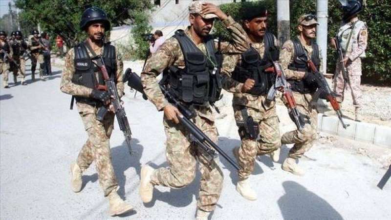 عاجل.. مقتل 9 جنود بهجوم انتحاري في باكستان