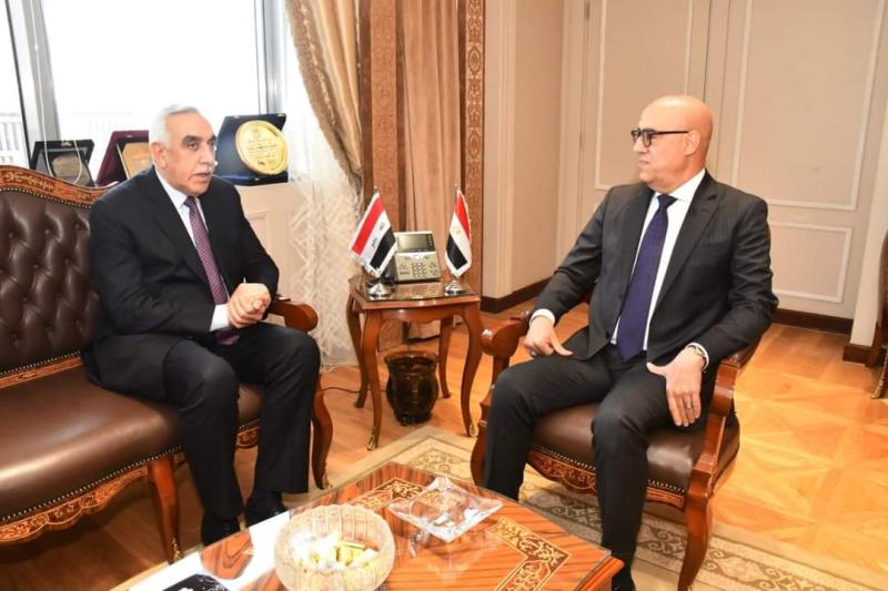وزير الإسكان والسفير العراقي