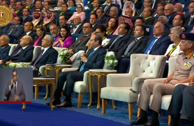 الرئيس السيسي: فرصتنا كبيرة جدا للتغلب على كافة التحديات في مصر