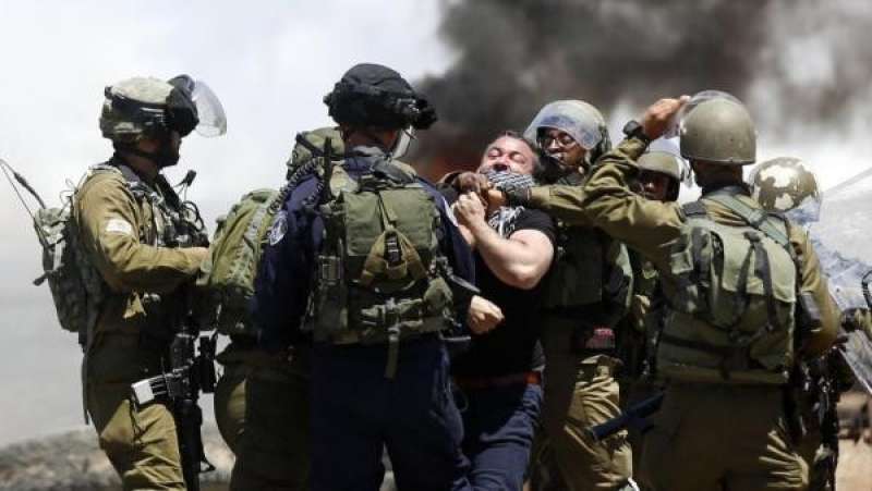 قوات الاحتلال الإسرائيلي تقتل مسلحا فلسطينيا في اشتباك بالضفة الغربية