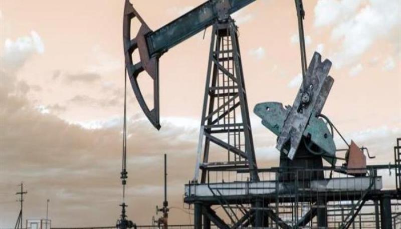 أسعار النفط ترتفع فوق الـ 90 دولار بعد قرارات تمديد خفض الإنتاج