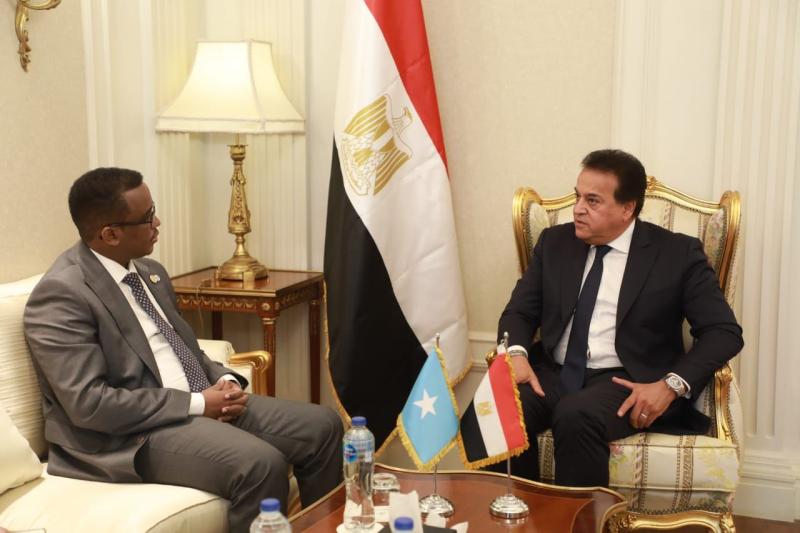 وزيرا الصحة المصري والعمل الصومالي يبحثان التعاون بالمجال الطبي