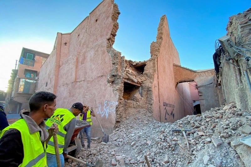 زلزال المغرب.. تشييع 6 جثامين من أسرة واحدة والعالم يعرض المساعدة