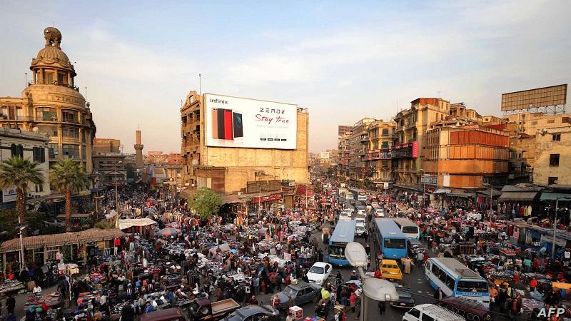بـ «الأرقام».. أستاذ اقتصاد يكشف لـ ”الطريق” مخاطر الزيادة السكانية على مصر