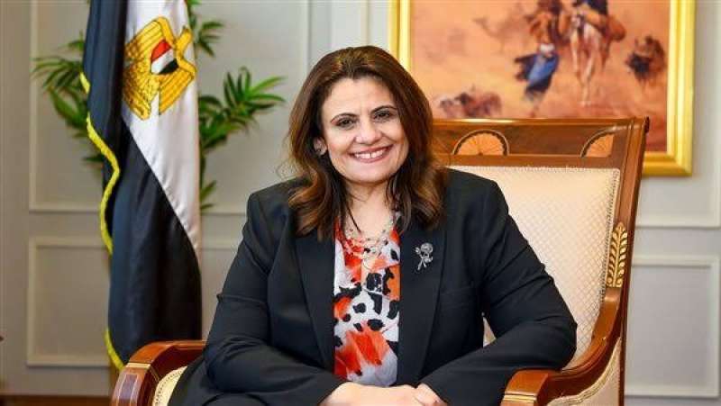 للمصريين بالخارج.. وزيرة الهجرة: إجراءات جديدة بشأن إعادة قانون السيارات