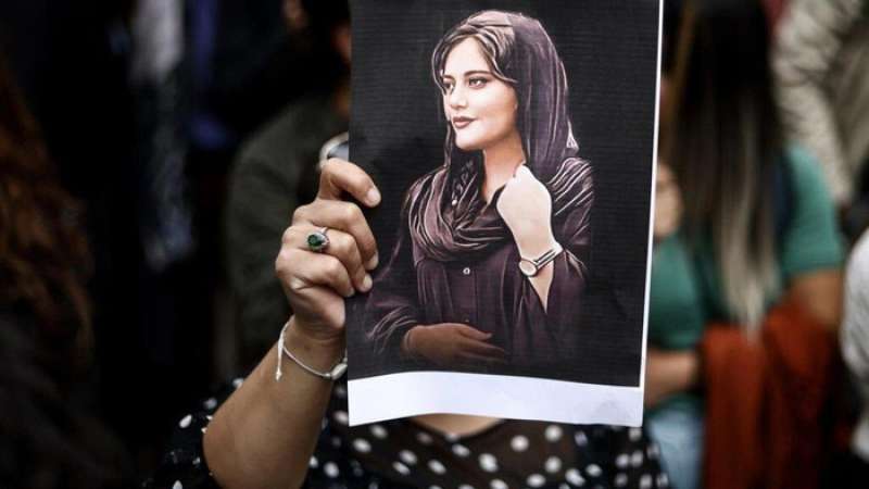 إيران تندد بالعقوبات الغربية في ذكرى وفاة مهسا أميني