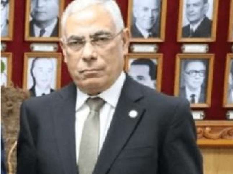 رئيس النيابة الإدارية يهنئ النائب العام محمد شوقي على منصبه الجديد