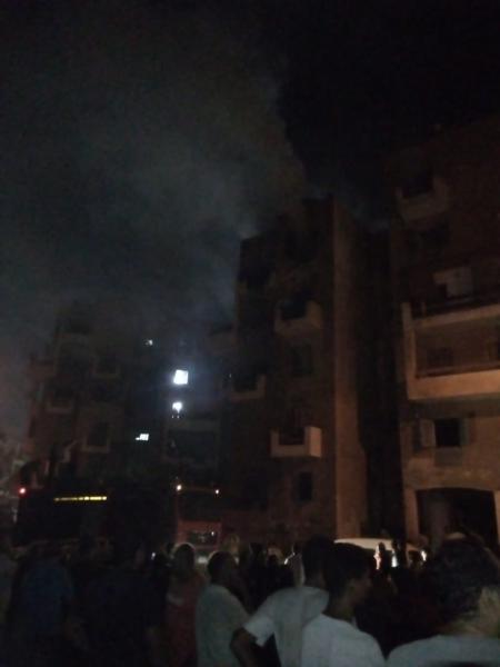 حريق شقة في العبور يلتهم محتويات 3 غرف ويصيب 5 أشخاص
