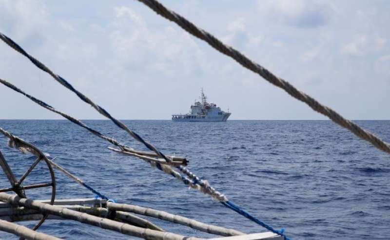 الفلبين تدين «الحاجز العائم» الصيني في بحر الصين الجنوبي