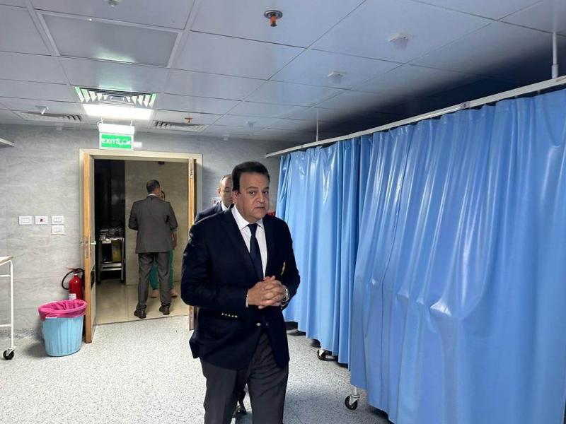 وزير الصحة يثني على مستوى النظافة وانتظام سير العمل بمستشفى هليوبوليس