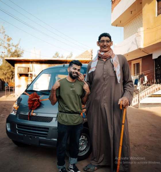«عملاق الشرقية».. أطول رجل في مصر يدخل موسوعة جينيس للأرقام العالمية