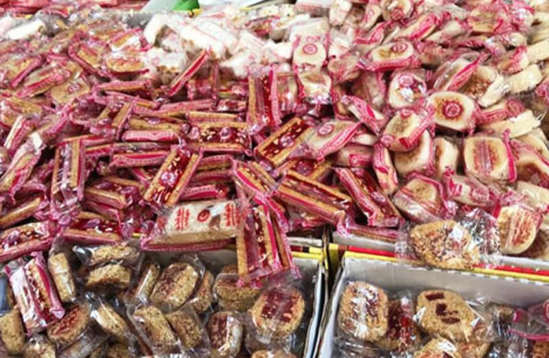 الصحة: إعدام 17 ألف ‏كيلو من حلوى المولد غير صالحة للاستخدام الآدمي