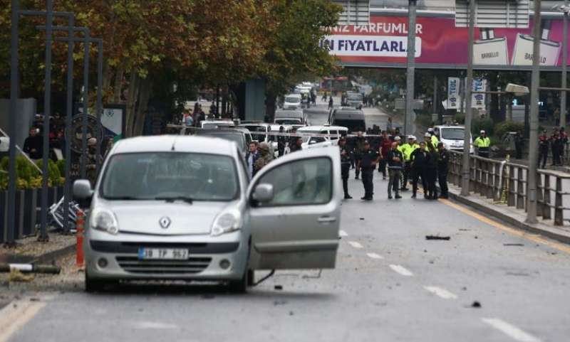 هجوم إرهابي يستهدف وزارة الداخلية بتركيا.. «صور»