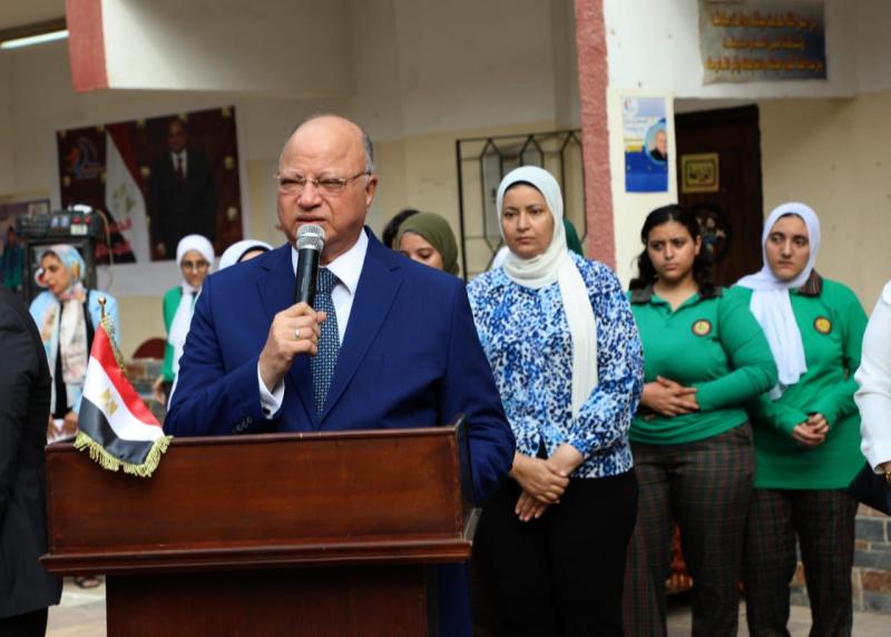 محافظ القاهرة: سداد المصروفات الدراسية لجميع الطلاب غير القادرين