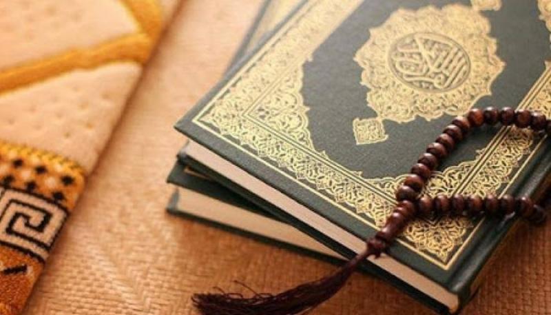 فضل الصلاة والسلام على النبي في القرآن الكريم والسنة