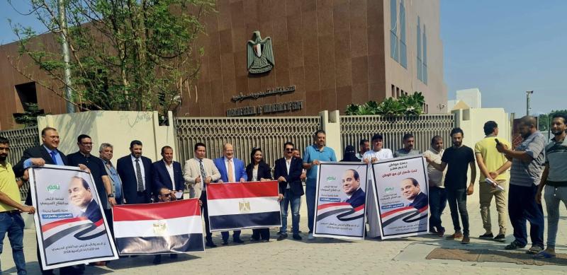 ”مواطن”: توافد المصريين بالإمارات لتوثيق توكيلات للرئيس السيسي لفترة رئاسية جديدة