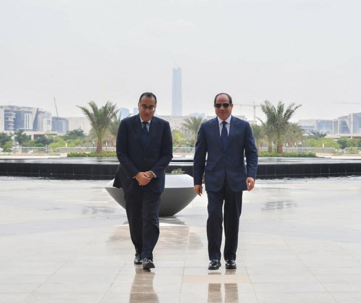 الرئيس السيسي يزور مقر رئاسة الوزراء بالعاصمة الإدارية الجديدة