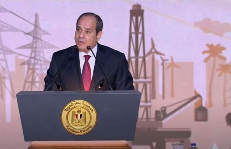 الرئيس: أعتزم تطوير الحياة السياسية والحزبية بمصر