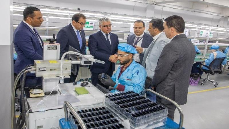 صنع في مصر.. افتتاح أول مصنع لإكسسوارات المحمول لشركة إنفنيكس