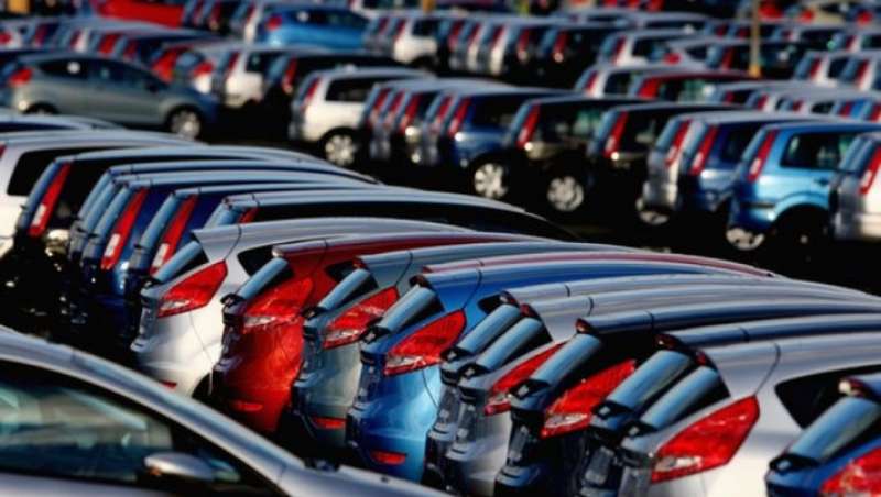 مبيعات السيارات تتراجع 65.5% أول 8 أشهر من العام