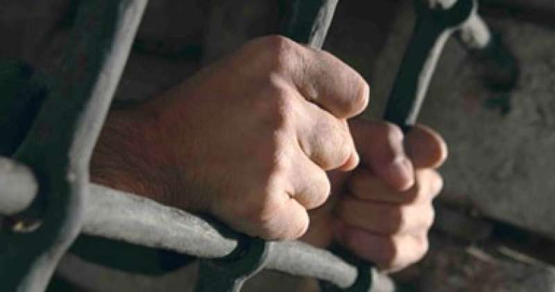 السجن 5 سنوات لسكرتير جلسة لاتهامه بالتزوير في أوراق رسمية بالبدرشين