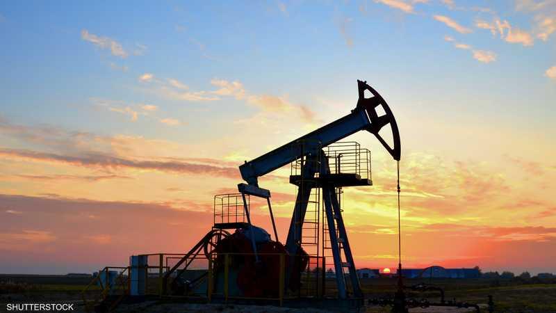تراجع أسعار النفط رغم تمديد السعودية لخفض إنتاج الخام