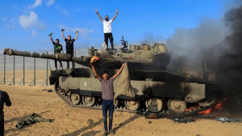 5 آلاف صاروخ من غزة على إسرائيل واحتجاز رهائن بعد تسلل ناجح