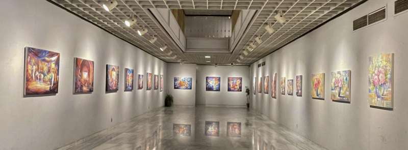 جولة داخل معرض ”أحوال” للفنان عماد رزق بقاعة صلاح طاهر