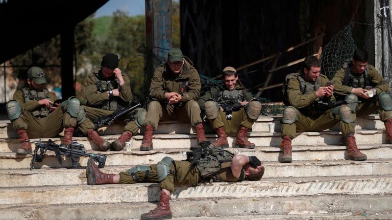 جيش الاحتلال يفقد توازنه.. اشتباكات بين قوتين إسرائيليتين في عسقلان