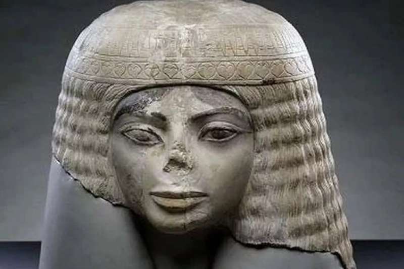 اكتشاف تمثال فرعوني مصري يحمل ملامح مايكل جاكسون