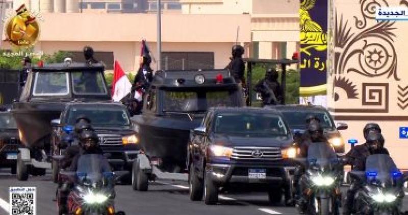 الرئيس السيسى يشاهد عروض القوات الخاصة خلال حفل تخرج طلاب كلية الشرطة