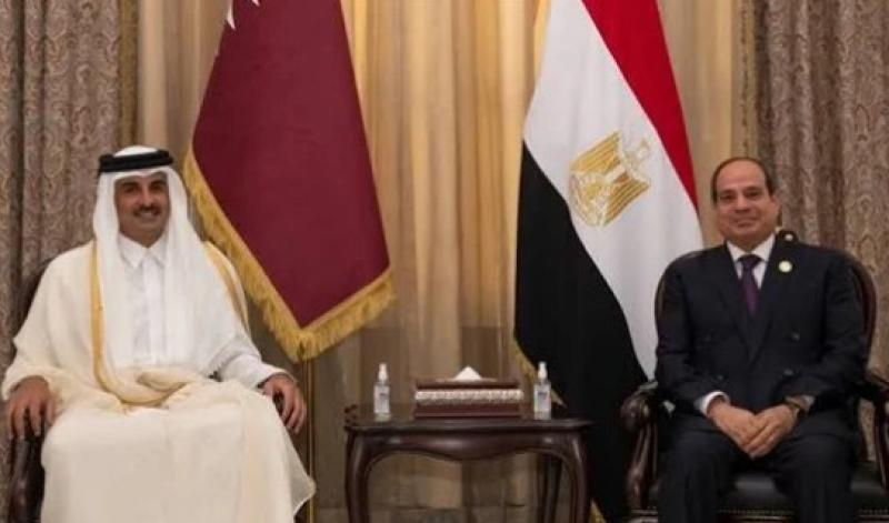 الرئيس السيسي وأمير قطر يؤكدان ضرورة العمل لتحقيق السلام العادل في المنطقة