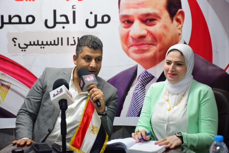 رئيس مجلس الشباب المصري في جلسة حوارية بـ”الطريق”: مصر لا يوجد بها معتقلين ”صور”