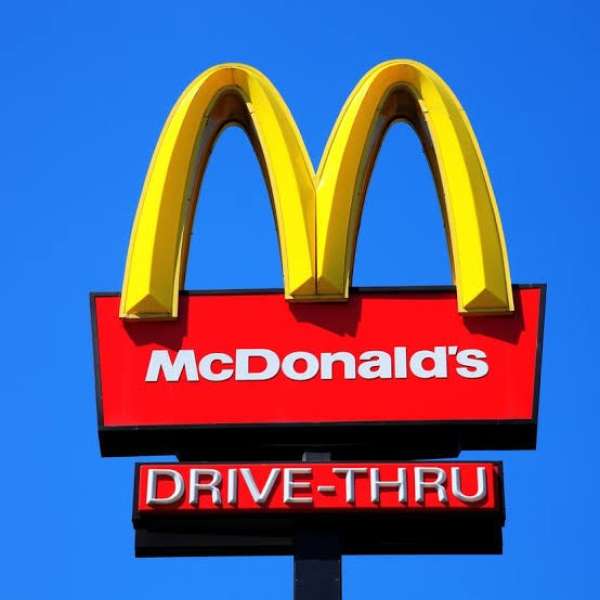 سهم ماكدونالدز يغلق على تراجع بنسبة 1.9% بعد حملات المقاطعة العربية
