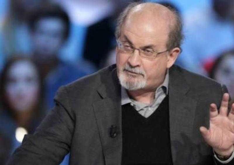 الروائي سلمان رشدي 
