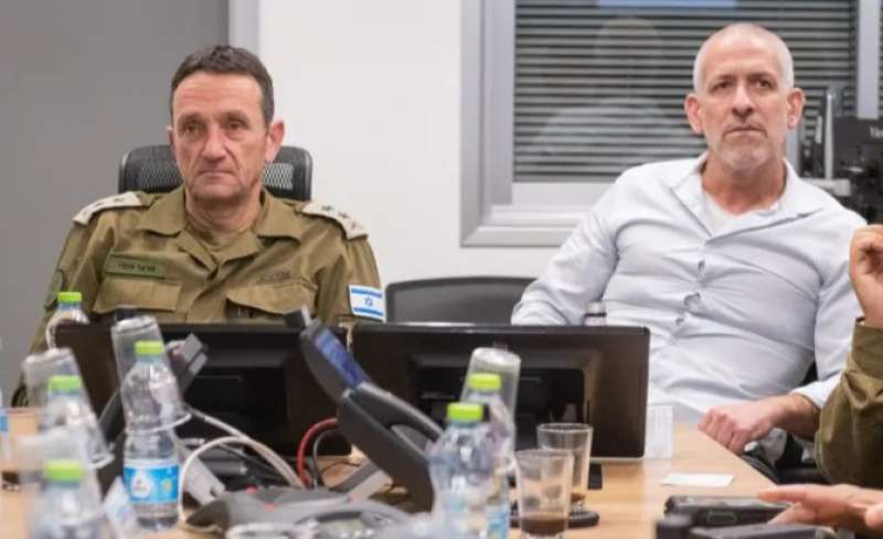 رئيس الاستخبارات العسكرية الإسرائيلية: ”أتحمل المسؤولية الكاملة عن الفشل”