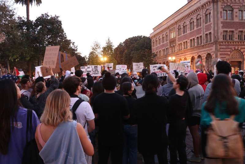 طلاب جامعة جنوب كاليفورنيا يتظاهرون دعما لقطاع غزة