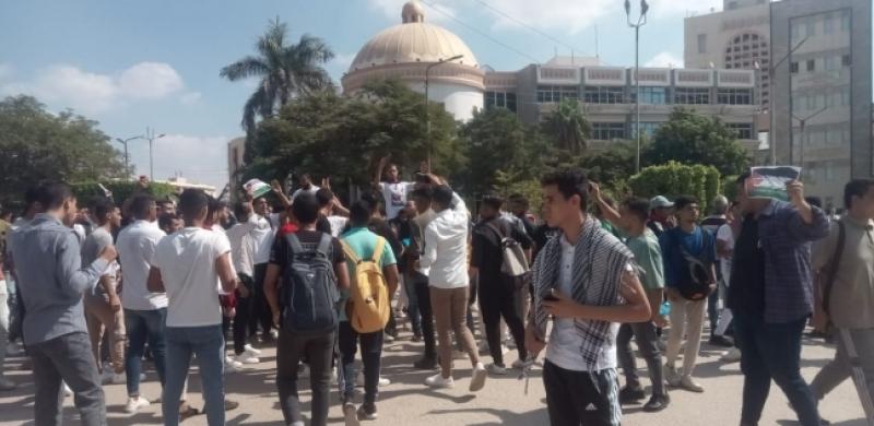 مظاهرة لطلاب جامعة الفيوم لدعم القضية الفلسطينية 