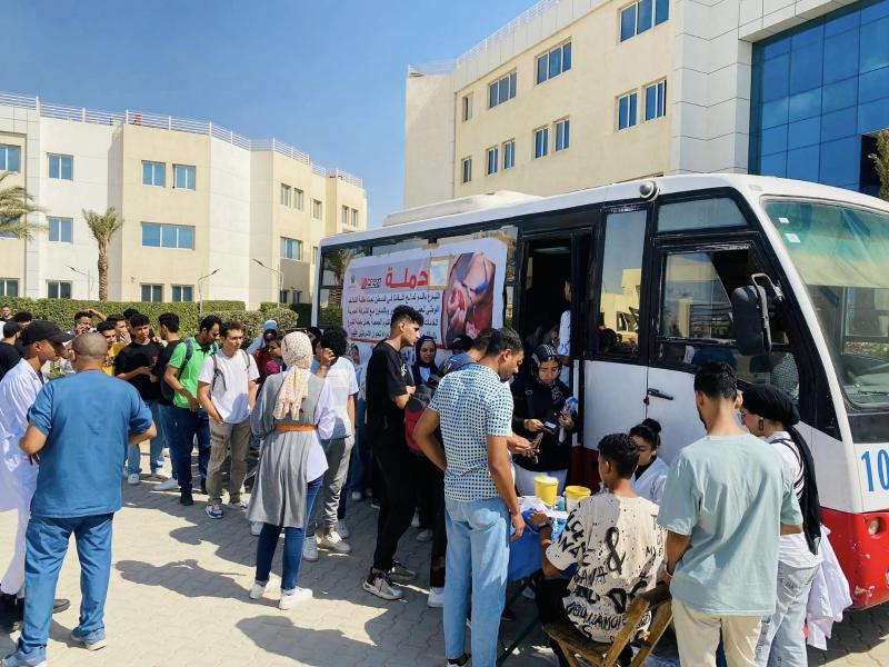 جامعة 6 أكتوبر التكنولوجية تطلق حملة تبرع بالدم لصالح الأشقاء الفلسطينيين