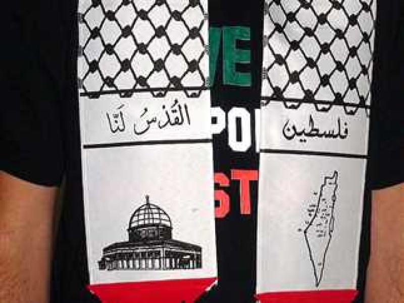 ما هي الرسائل التي يحملها الشال الفلسطيني بعد العدوان على غزة؟