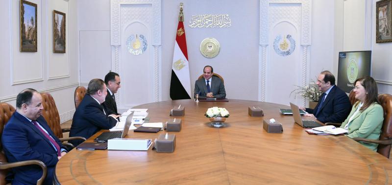 الرئيس السيسي يتابع مؤشرات مجمل أداء الاقتصاد المصري خلال الفترة الماضية
