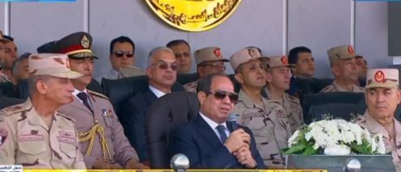 رسائل الرئيس السيسي خلال تفقده اصطفاف الفرقة الرابعة المدرعة بالجيش الثالث الميداني