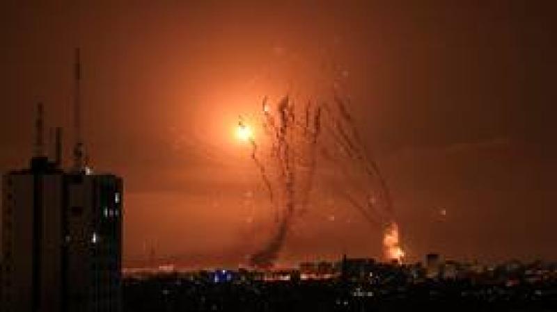 قصف صاروخي على تل أبيب يستهدف ٤ مواطنين