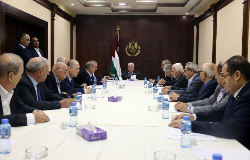 الرئيس الفلسطيني خلال الاجتماع  