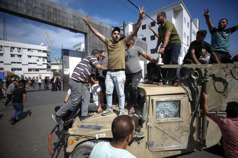 قيادي بحركة فتح عن عملية الاجتياح البري: الاحتلال هرب وترك دباباته لحماس